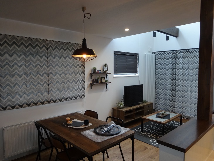 Amazon カーテンくれない 二重縫製 1級遮光 インダストリアルカーテンシリーズ「Faded Drapes」 フェイディッド ドレープスサイズ：幅150×丈155cm×2枚 色：Rusted Aフックカーテン オンライン通販