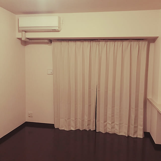 実例付き ダークブラウンの家具と合う床の色は？ ダークブラウンと相性よい色やラグ・カーペットも紹介a.flat 風が運ぶ、自然の贈りもの -目黒通り・新宿・大阪梅田 グランフロント北館