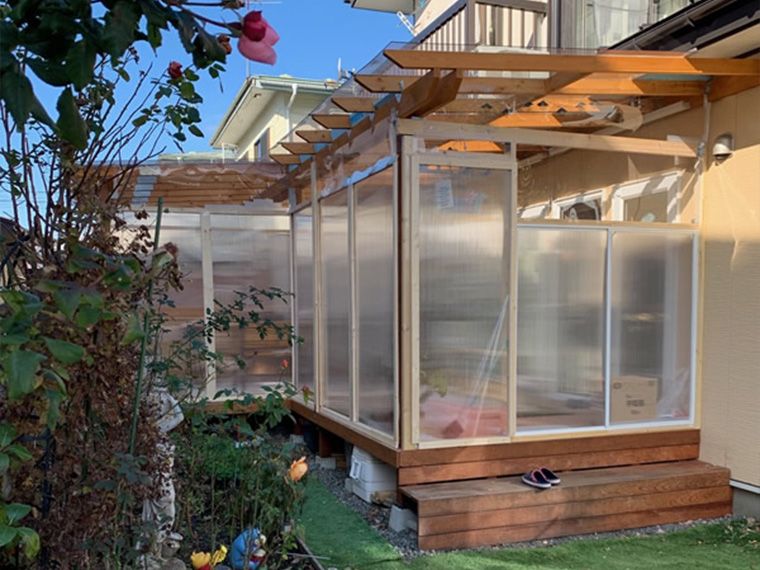 デッキ活用術 ウッドデッキへのサンルーム後付けについて徹底解説！ウッドデッキ材通販サイトmock re: