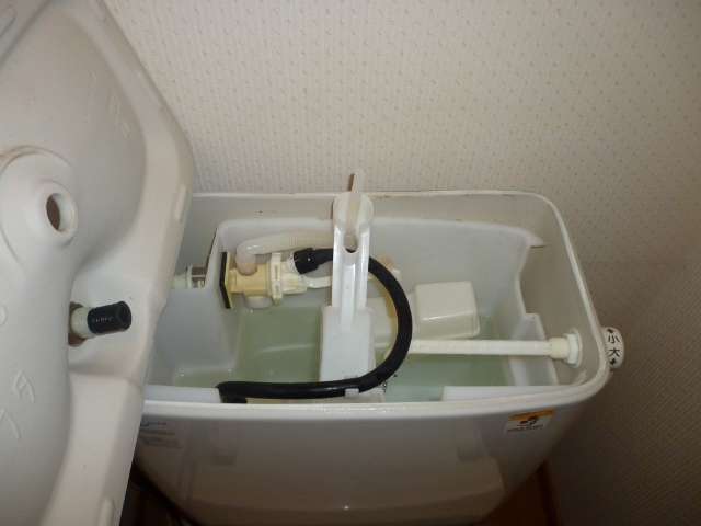 トイレタンク掃除方法とカビ対策 重曹？オキシクリーン？おすすめ洗剤は？