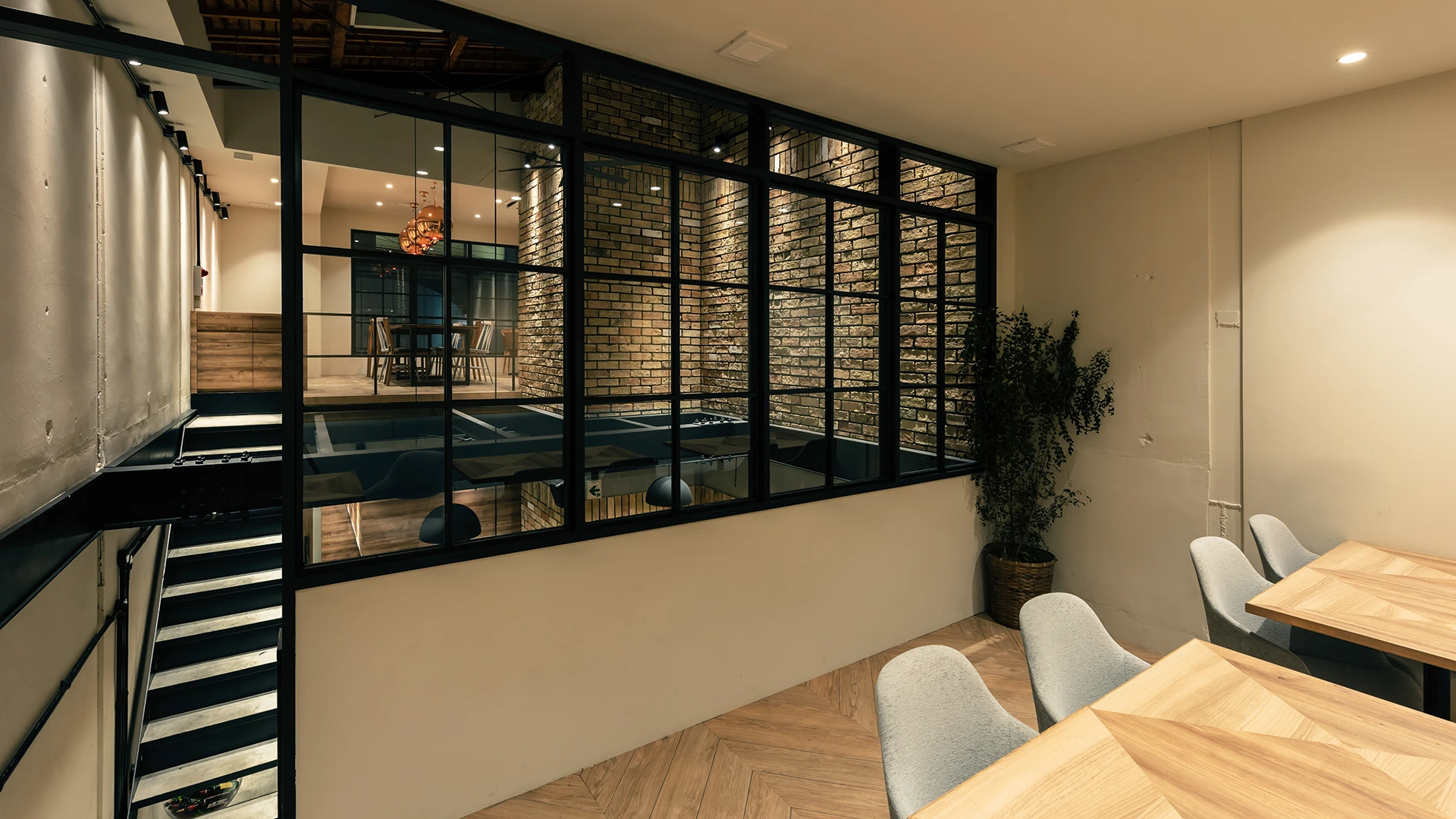 競合店に差をつける！魅力的な居酒屋の内装デザインを解説 - LARGO MAG