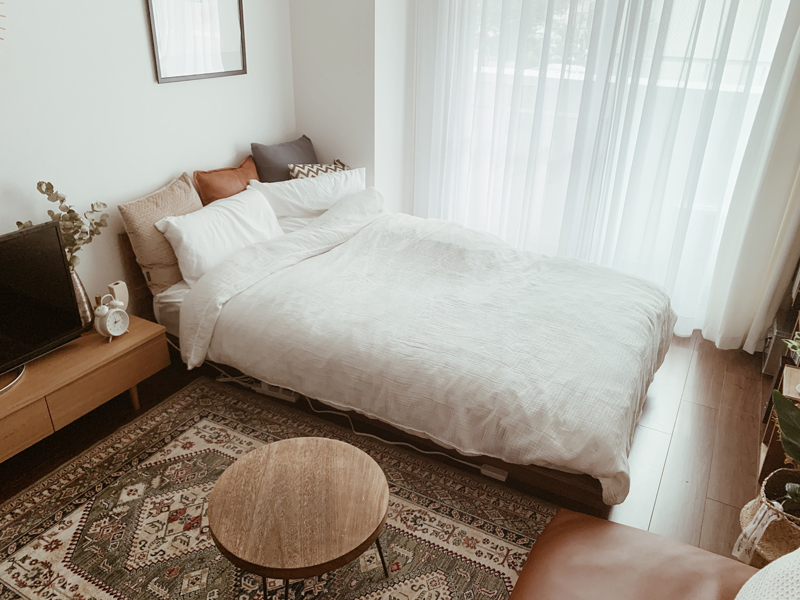 ダークブラウンで作る、大人っぽナチュラルインテリア – Little Rooms