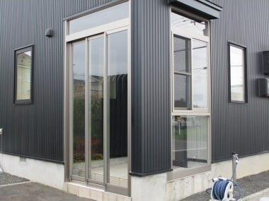 風除室 玄関フード を後付けする費用・メリット・優良業者の探し方