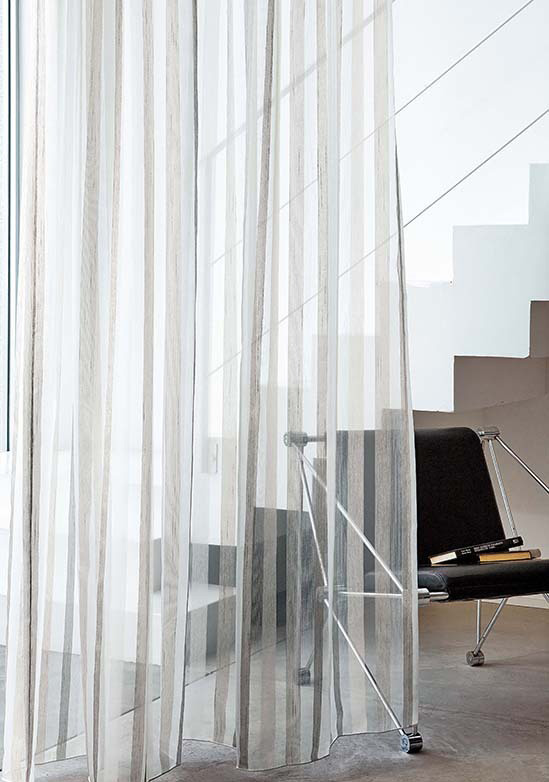 おしゃれ柄レースカーテン16選！穏やかな光が心地よい、ときめきと癒しの空間へ - ラグ・カーペット通販 びっくりカーペット