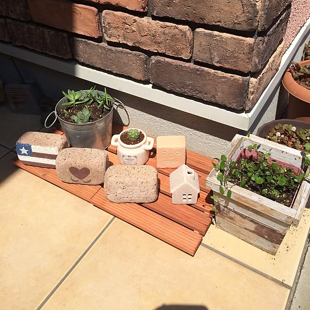 ダイソーの発泡ブロックを使って収納家具にカウンターを手早く増設けちは生活の知恵