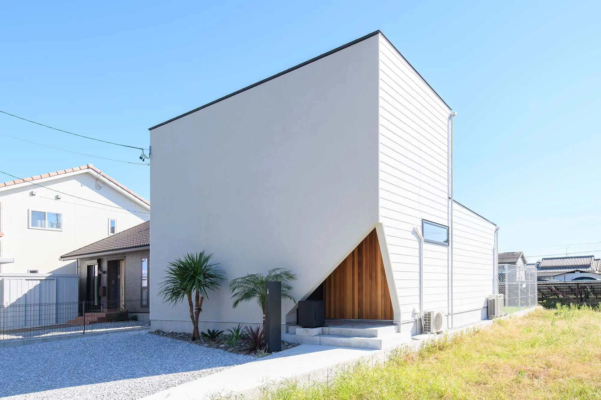 四角い家 キューブ型の家 12の特徴を実例とともに紹介│間取りのコツや後悔・デメリットを避ける方法も解説 -「優美」な暮らしを叶える注文住宅・設計事務所ならスムトコ