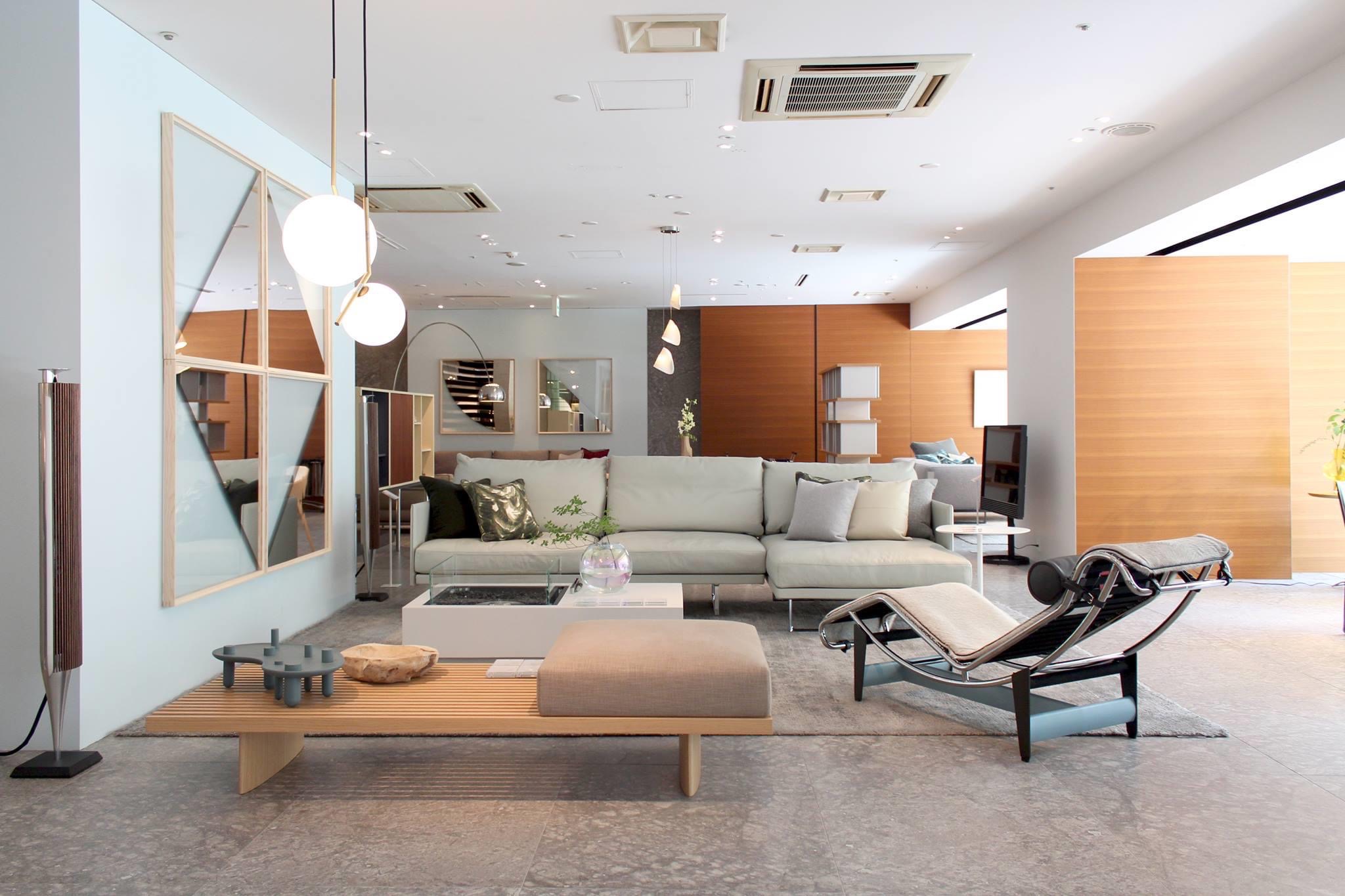 ライトグレージュ色の床にホワイト・ライトグレー＆ナチュラル色をテーマカラーとしたコーデを提案！家具なび～家具の使い方を提案するブログ～名古屋・インテリアショップBIGJOYが独自のアイデアで家具の配置術などを提案