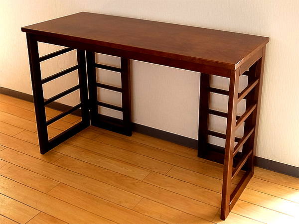 書き物机に読んで男の図面の写真素材・画像素材 Image 14914071