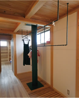 部屋干しのコツ10選！早く乾かす＆生乾きのニオイを防ぐ方法を紹介わたしの家木造注文住宅・戸建の住友林業 ハウスメーカー