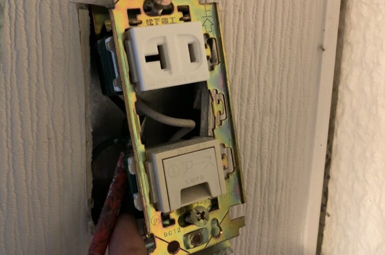 コンセント修理は自分でできる？業者に依頼した時の費用相場と交換の目安リフォーム・修理なら リフォマ
