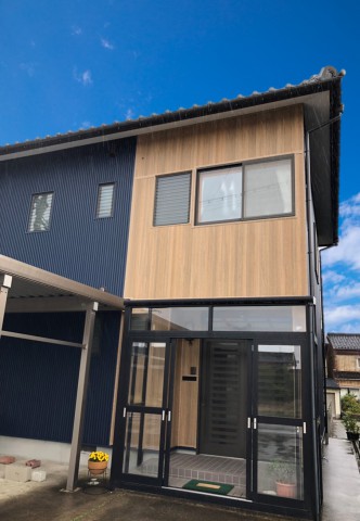 長野県長野市の施工事例 左官仕上の塗り壁に、木目調のサイディングがアクセント工務店を探すなら いい家ネット