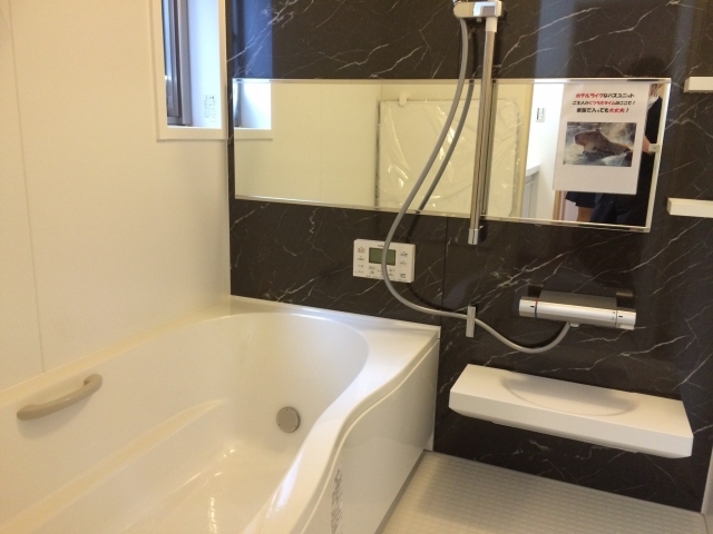 足湯もできるバスルーム和モダン 浴室BAINCOUTURE高級オーダーメイドバスルームブランド