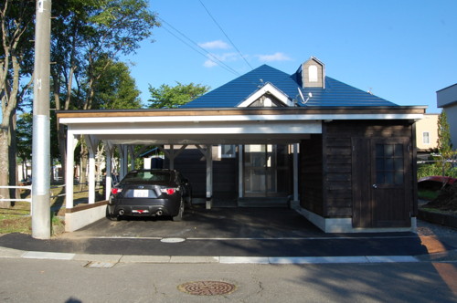 素敵な物置とｶｰﾎﾟｰﾄを連結した車庫 金津町 H様邸福井県カーポート・エクステリア福井ミニハウス