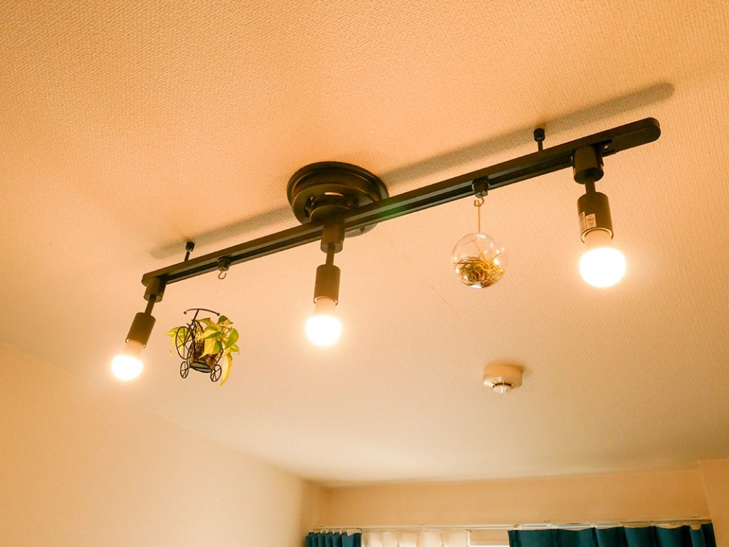 簡易取付式ライティングレールtoolbox