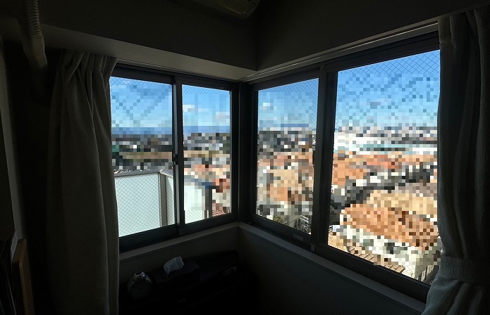 コーナー出窓の内窓工事谷内商店 中能登町の修理屋さん