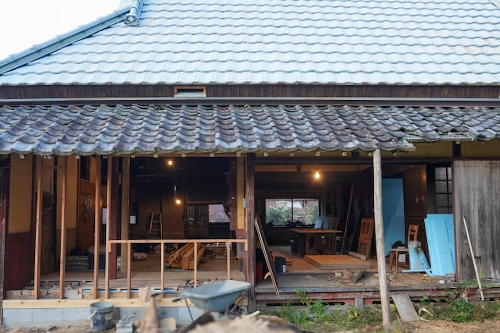 ホームセンターで購入できる屋根材とDIYで人気の屋根材屋根修理なら テイガク