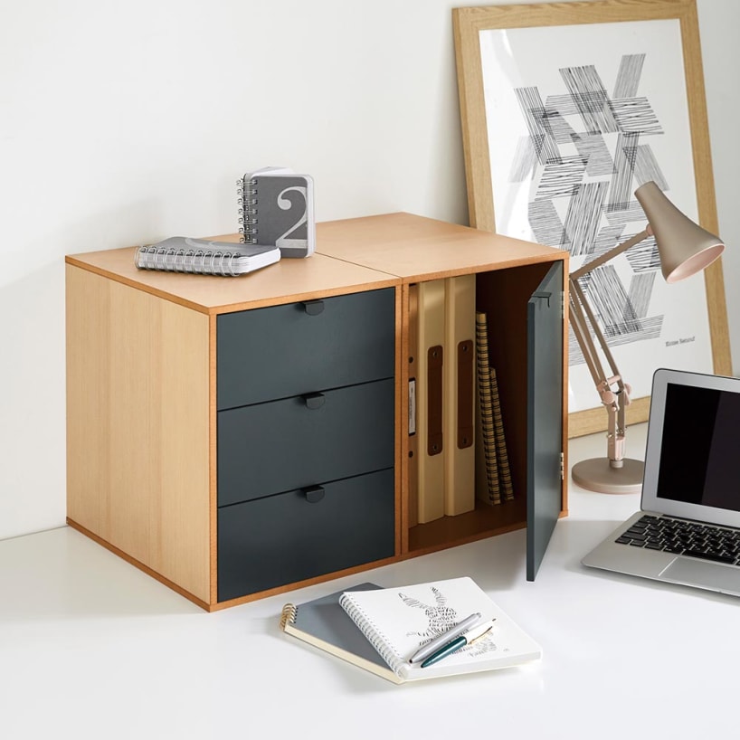 本棚 おしゃれ 机上 収納ラック 有孔ボード付き 多機能デスクシェルフ 調節 卓上本棚