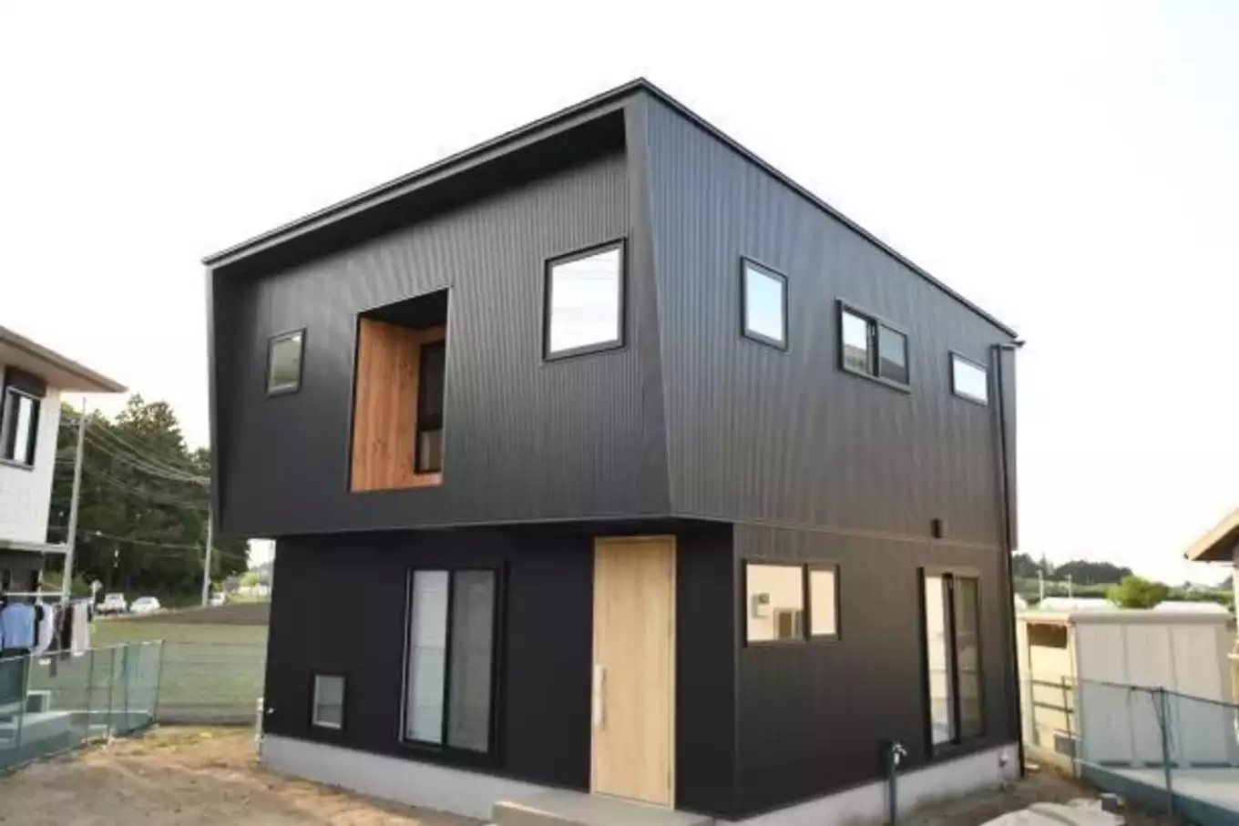 渡り廊下、屋根施工事例一新助家 鹿島台店 株式会社伊藤製材店三協アルミ リフォームショップ一新助家