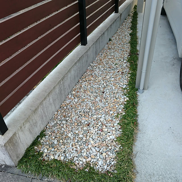 玄関まわり 門柱 植栽 角柱 砂利 照明の外構施工例 現場番号：14159- ファミリー庭園兵庫店