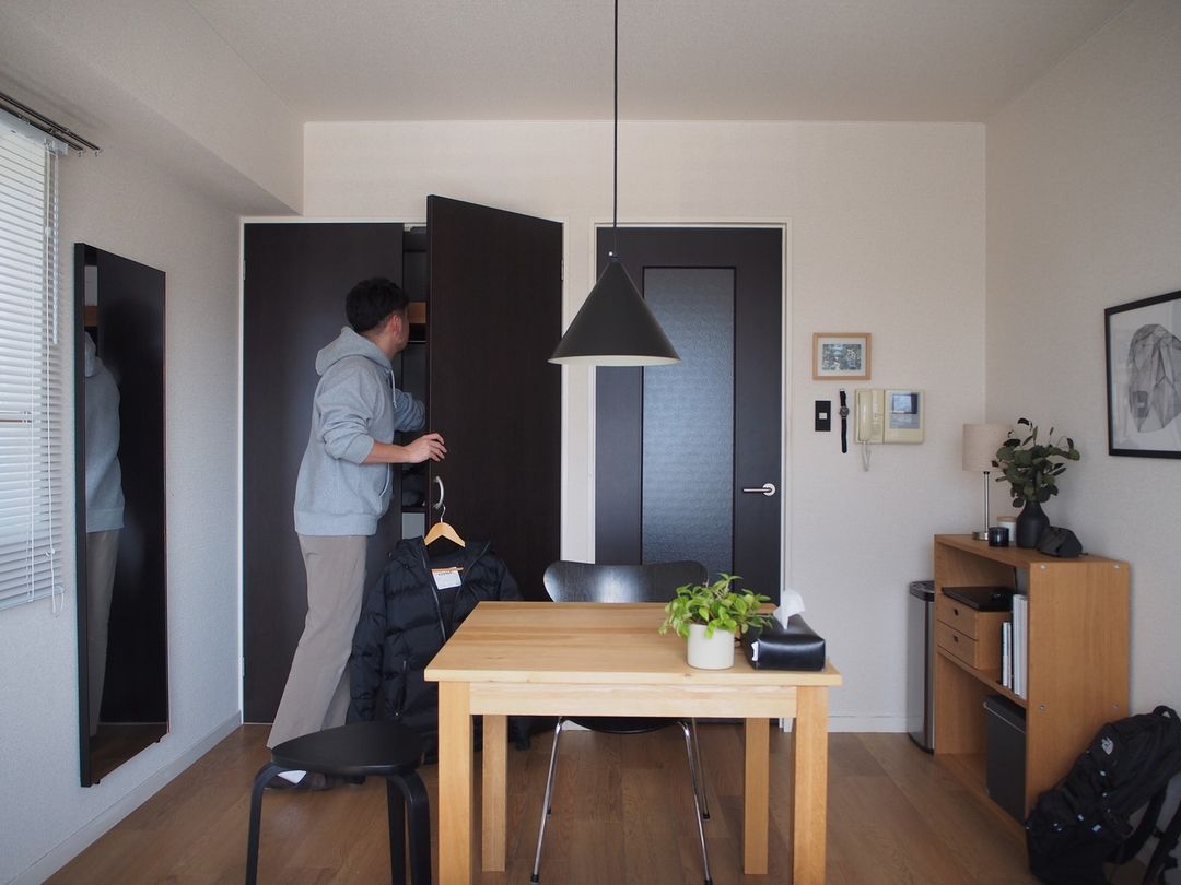 ミニマルな6畳のワンルームを「ほっとする、帰りたくなる部屋」に。一人暮らしのワンルームインテリアgoodroom journal