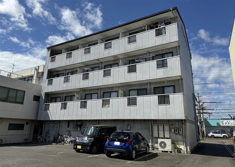 ホームから線路に車が転落 岐阜・JR高山線那加駅 [写真特集1/3]